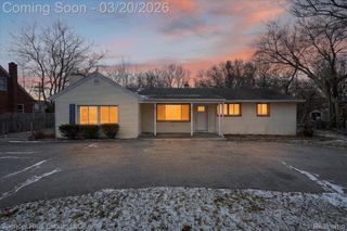1336 E Long Lake Road, Troy, MI 48085