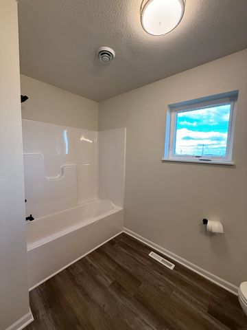 103 North Street, Urbana, IA 52345