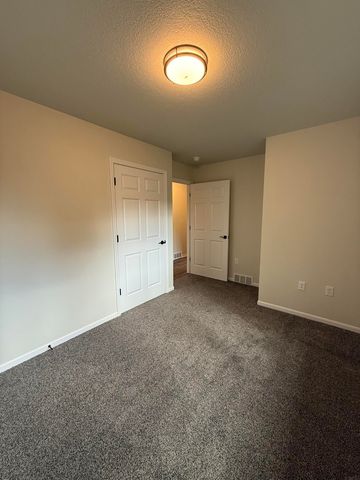 103 North Street, Urbana, IA 52345