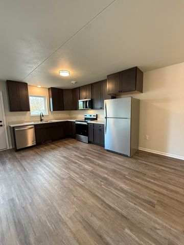 103 North Street, Urbana, IA 52345