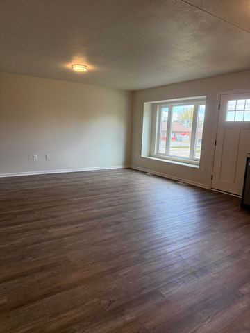 103 North Street, Urbana, IA 52345