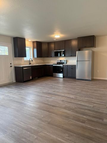 103 North Street, Urbana, IA 52345