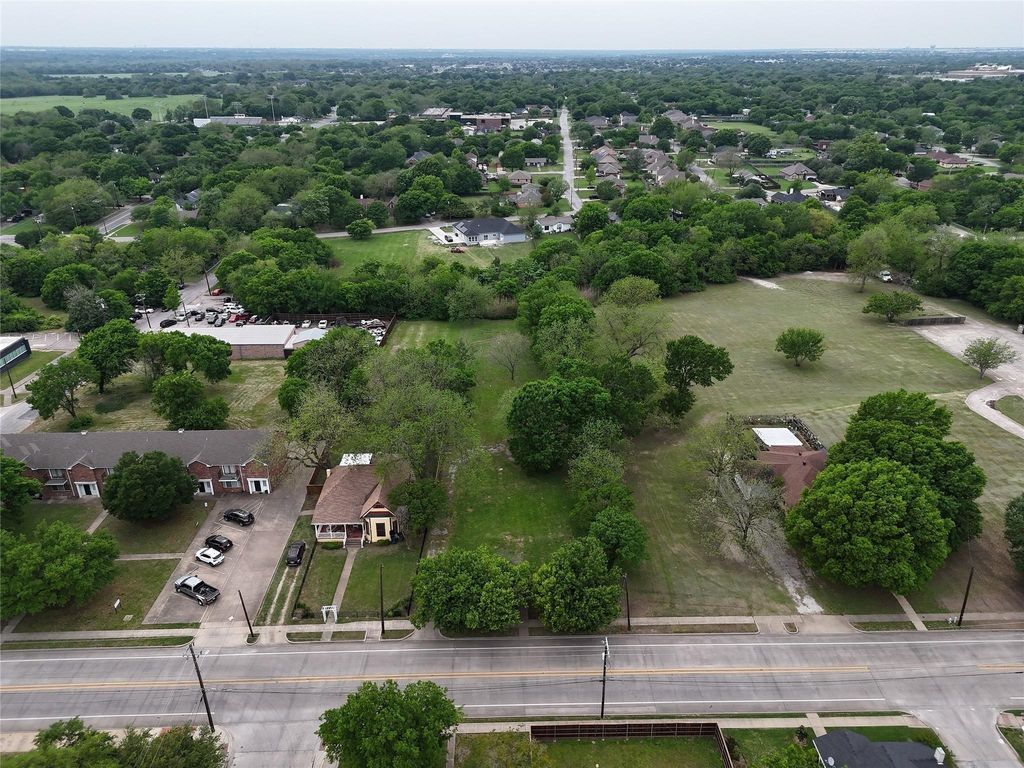 307 N Dallas Avenue, Lancaster, TX 75146