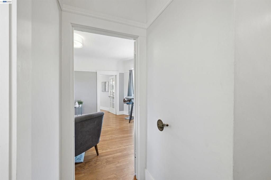 Image 10 of property listing at 2811 Market St, San Francisco, CA 94114