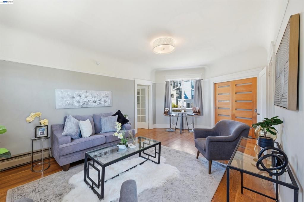 Image 12 of property listing at 2811 Market St, San Francisco, CA 94114