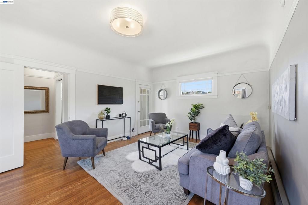 Image 13 of property listing at 2811 Market St, San Francisco, CA 94114