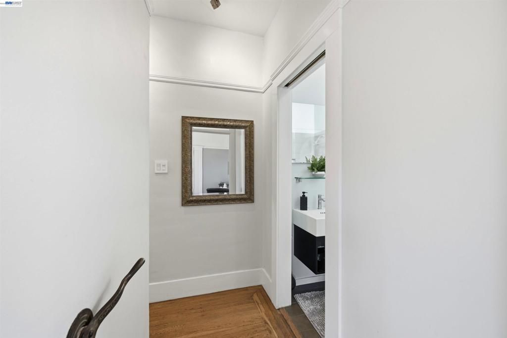 Image 25 of property listing at 2811 Market St, San Francisco, CA 94114