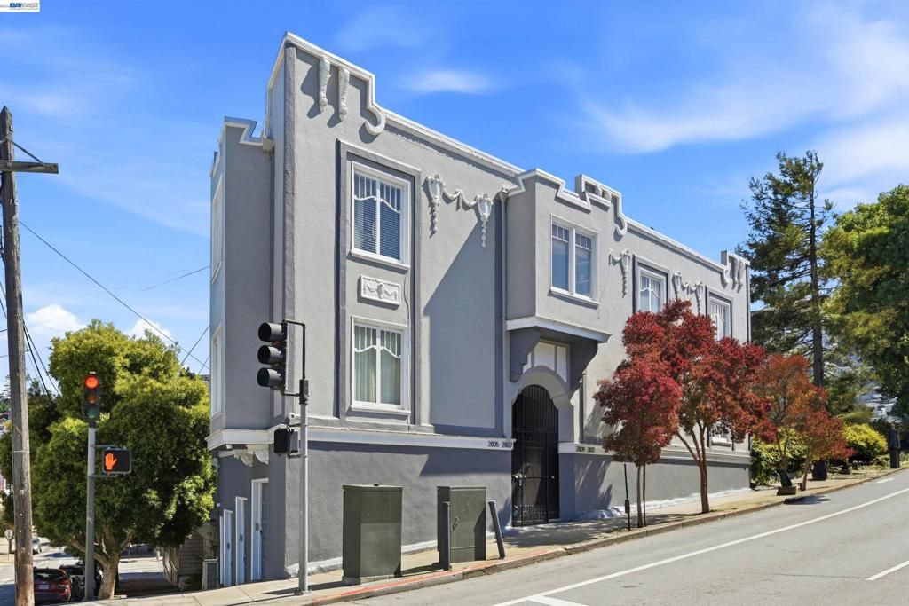 Image 3 of property listing at 2811 Market St, San Francisco, CA 94114