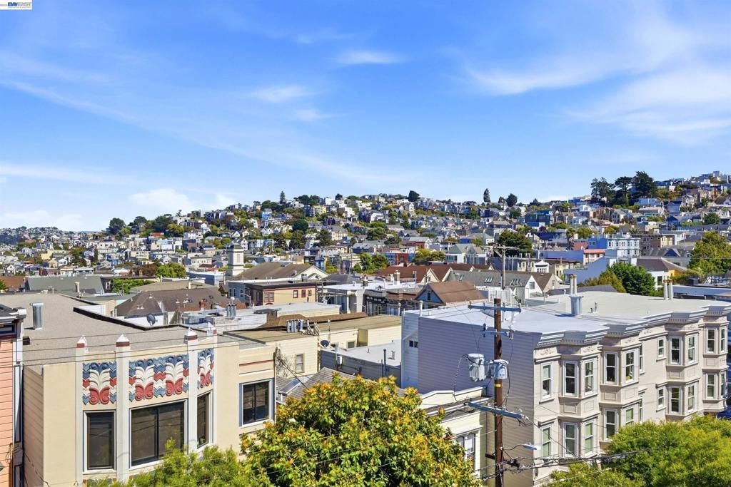 Image 33 of property listing at 2811 Market St, San Francisco, CA 94114