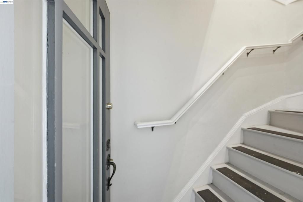 Image 8 of property listing at 2811 Market St, San Francisco, CA 94114