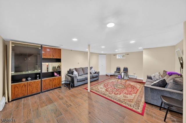 47 Albert Ave, Edison Twp., NJ 08837