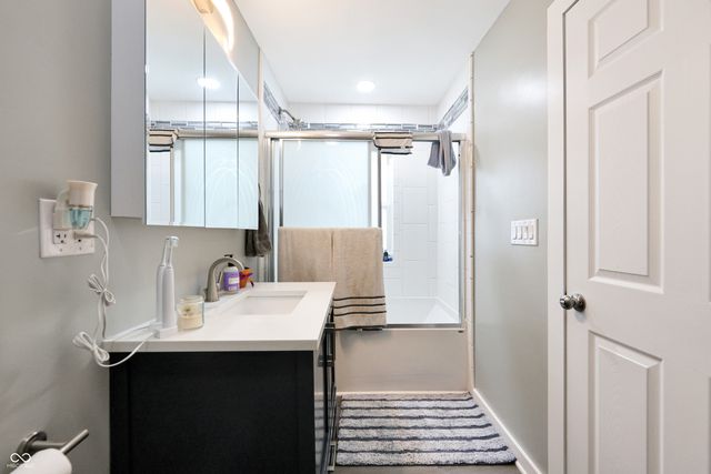 140 N 4th Avenue, Beech Grove, IN 46107