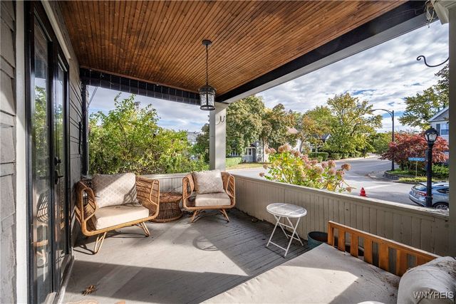 476 Crescent Avenue, Buffalo, NY 14214