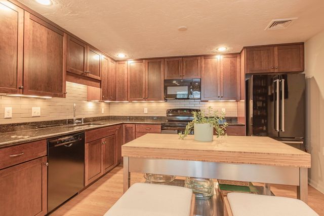 40 Greenleaf Street 101, Quincy, MA 02169