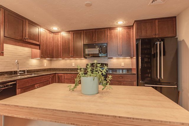 40 Greenleaf Street 101, Quincy, MA 02169