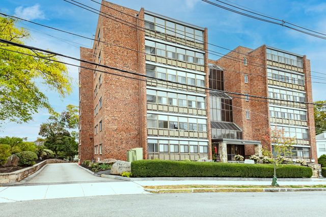 40 Greenleaf Street 101, Quincy, MA 02169