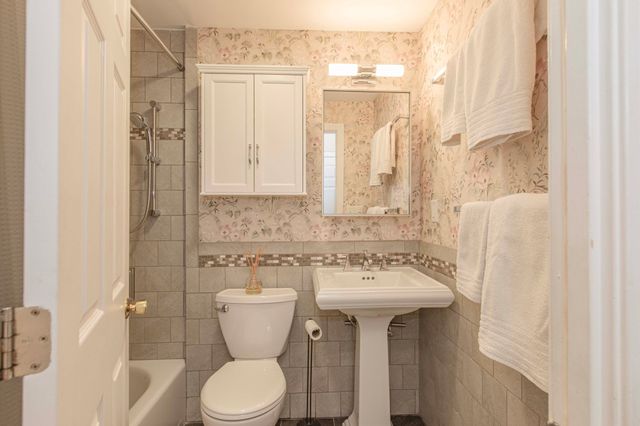 40 Greenleaf Street 101, Quincy, MA 02169