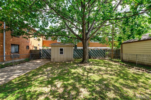 3710 Berger Avenue, St Louis, MO 63109