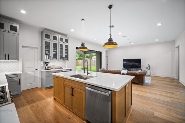 10135 Kerrwood Lane, Houston, TX 77080