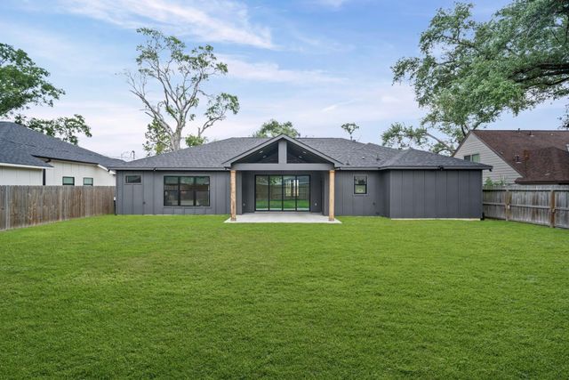 10135 Kerrwood Lane, Houston, TX 77080