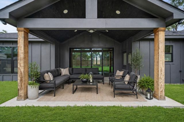 10135 Kerrwood Lane, Houston, TX 77080