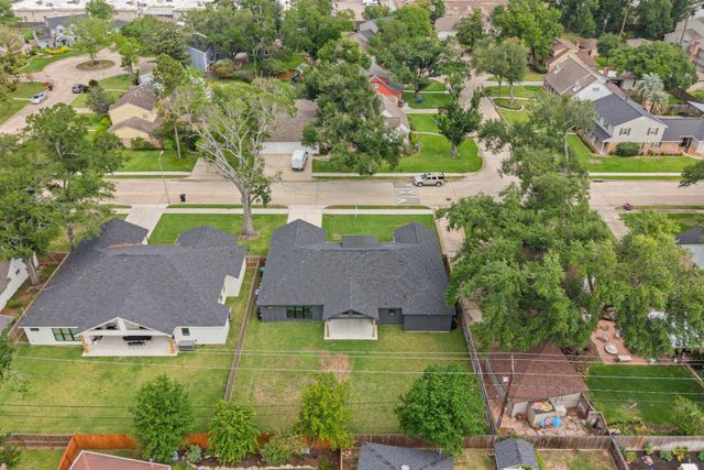 10135 Kerrwood Lane, Houston, TX 77080