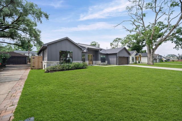10135 Kerrwood Lane, Houston, TX 77080