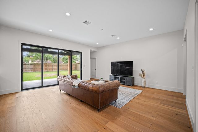 10135 Kerrwood Lane, Houston, TX 77080