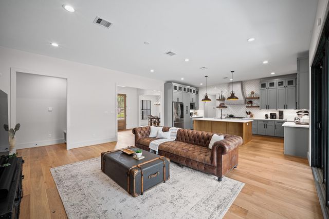 10135 Kerrwood Lane, Houston, TX 77080