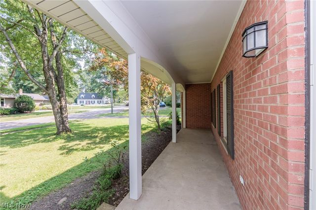 1160 Lisa Ann Drive, Akron, OH 44313