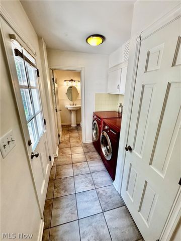 1160 Lisa Ann Drive, Akron, OH 44313