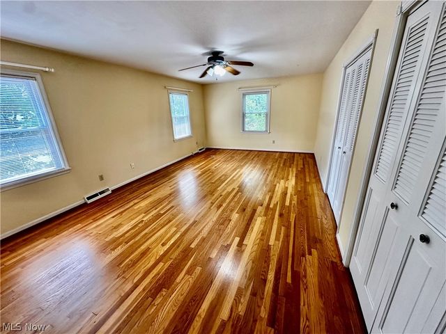 1160 Lisa Ann Drive, Akron, OH 44313
