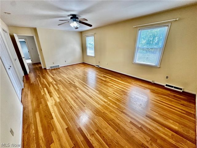 1160 Lisa Ann Drive, Akron, OH 44313