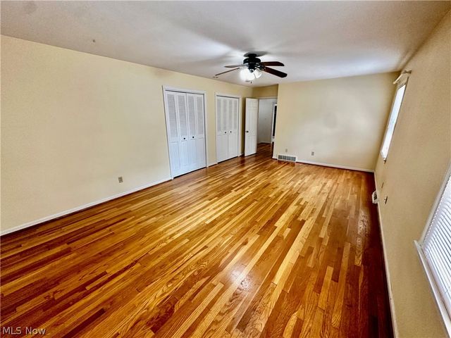 1160 Lisa Ann Drive, Akron, OH 44313
