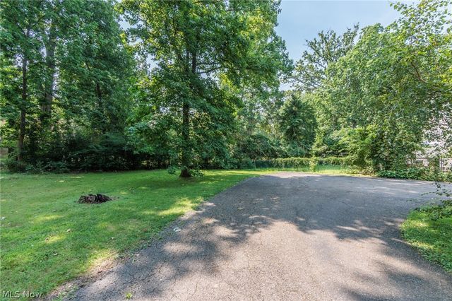 1160 Lisa Ann Drive, Akron, OH 44313