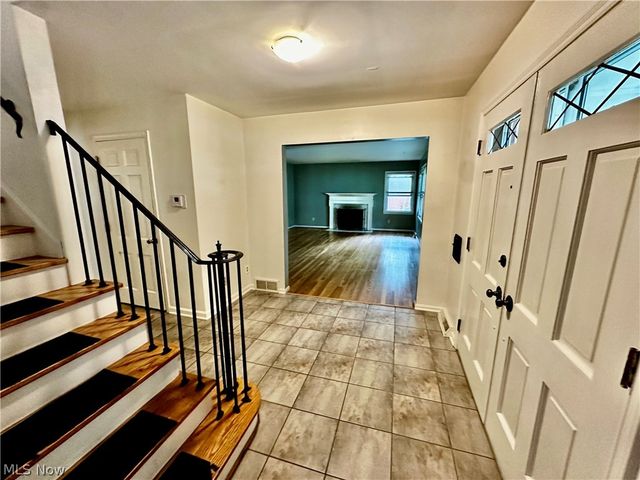 1160 Lisa Ann Drive, Akron, OH 44313