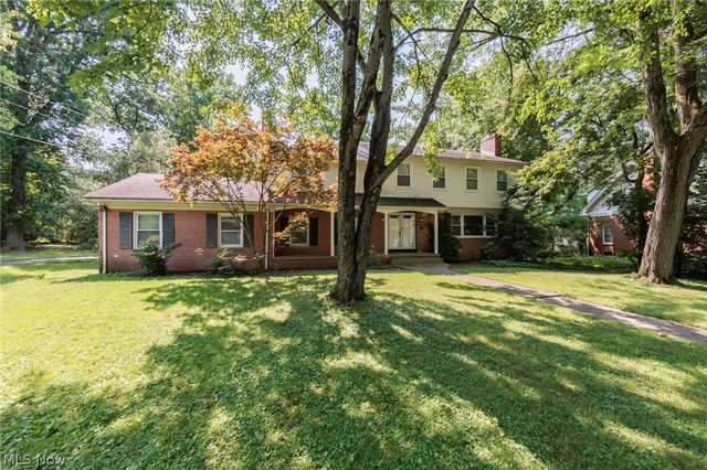 1160 Lisa Ann Drive, Akron, OH 44313