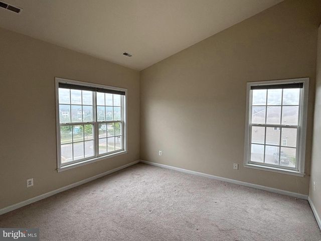 301 KLEE DR, Martinsburg, WV 25403