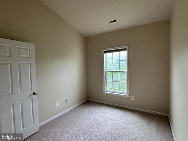 301 KLEE DR, Martinsburg, WV 25403