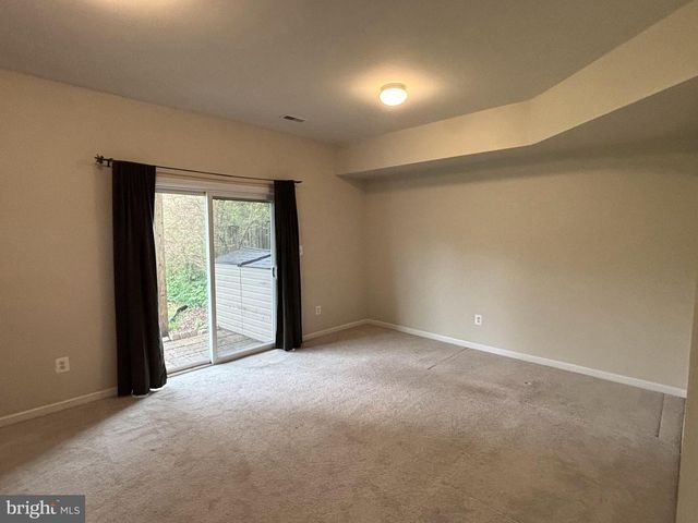301 KLEE DR, Martinsburg, WV 25403