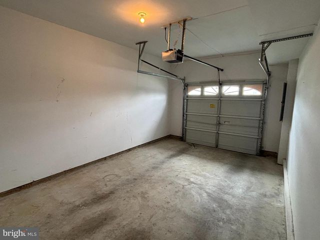 301 KLEE DR, Martinsburg, WV 25403