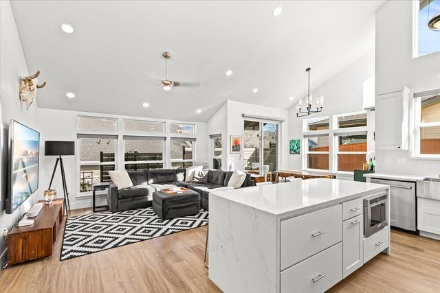 1259 Hagen Way, Ashland, OR 97520