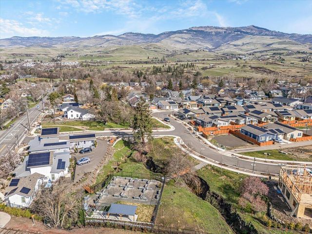 1259 Hagen Way, Ashland, OR 97520