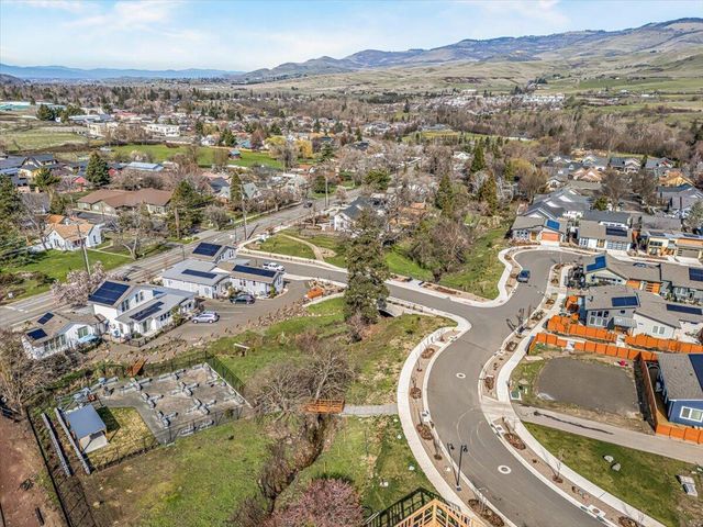 1259 Hagen Way, Ashland, OR 97520