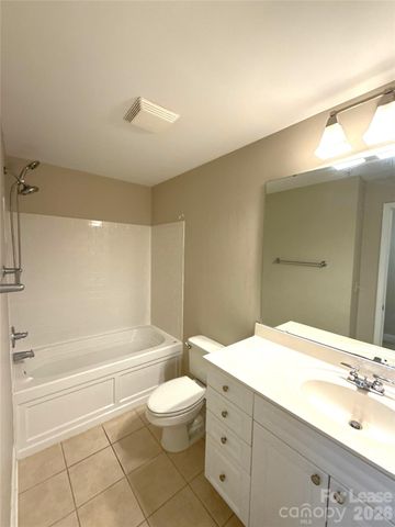 300 W 5th Street 706, Charlotte, NC 28202