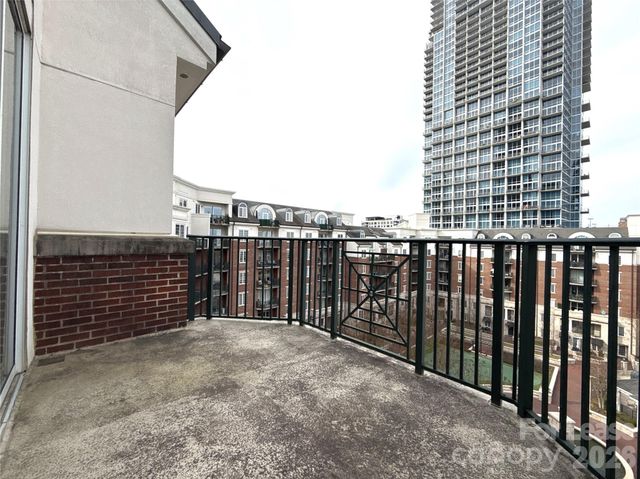 300 W 5th Street 706, Charlotte, NC 28202