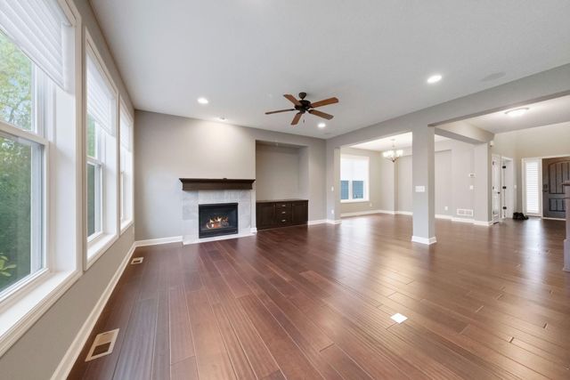 16810 51st Place N, Plymouth, MN 55446