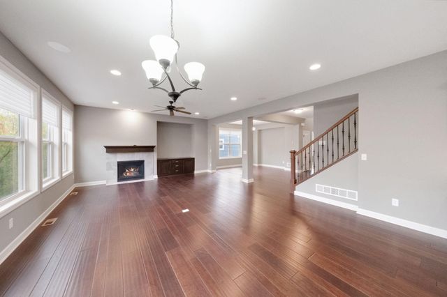 16810 51st Place N, Plymouth, MN 55446