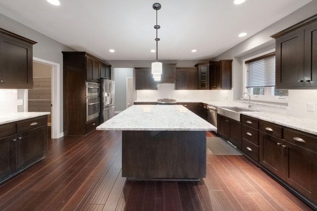 16810 51st Place N, Plymouth, MN 55446