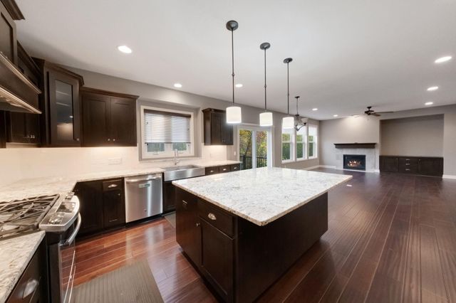 16810 51st Place N, Plymouth, MN 55446